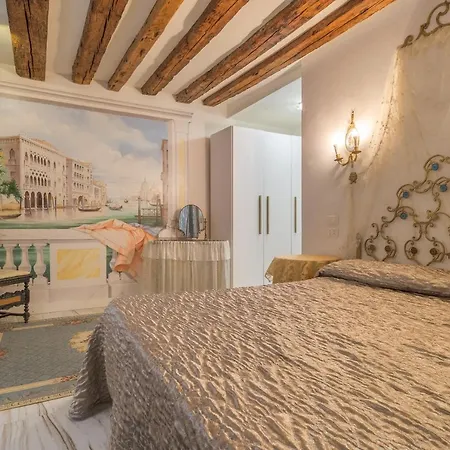 Noble House With @original Venetian Murales *