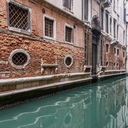 Noble House With @original Venetian Murales Apartment *
