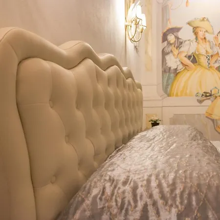 Noble House With @original Venetian Murales 威尼斯