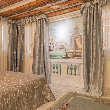 Noble House With @original Venetian Murales *